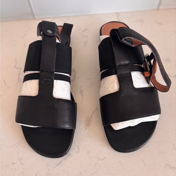 Gentle Souls Kenneth Cole Black Leather Sandals - Picture 1 of 9